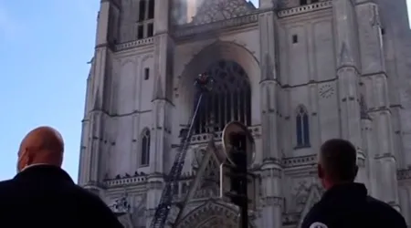Arrestan a monaguillo que confesó ser el autor del incendio en la Catedral de Nantes