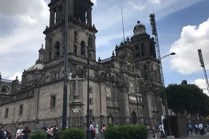 Por Adviento realizan “maratón” de confesiones en Catedral de México