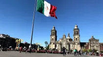 Zócalo de la Ciudad de México y al fondo la Catedral Primada de México. Foto: David Ramos / ACI Prensa.