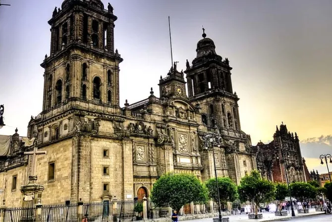 Reliquias de la santa vidente del Sagrado Corazón llegan a la Catedral de México