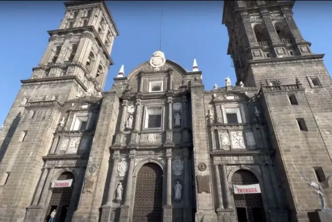 Arquidiócesis mexicana cierra iglesias para prevenir contagios de coronavirus