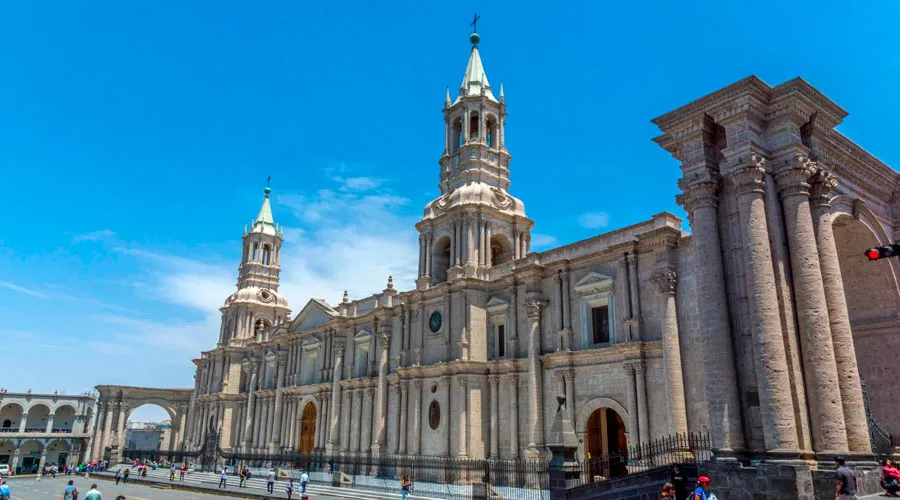 Catedral de Arequipa. Crédito: DocSlyper (CC BY-SA 2.0)