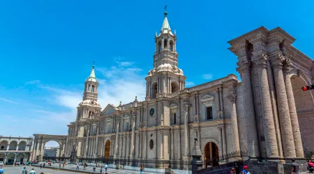 Las iglesias debieron abrir de modo paulatino hace semanas, dice Arzobispo en Perú