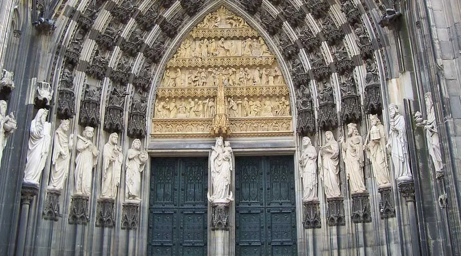 Entrada principal de Catedral de Colonia. Foto: Yoceto / Wikipedia (CC BY-SA 3.0)?w=200&h=150