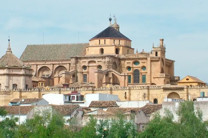 España: Jóvenes de Córdoba crean web contra expropiación de la Catedral