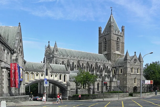 Irlanda: Arzobispo de Dublín critica límite de 50 personas para celebración de Misas