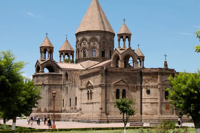 VIDEO y FOTOS: Conoce la histórica catedral que visitará el Papa Francisco en Armenia