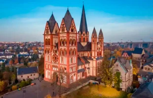 Catedral de Limburgo en Alemania. Cru00e9dito: Phantom3Pix via Wikimedia (CC BY-SA 4.0) 