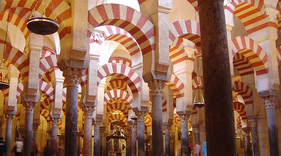 Interior de la Catedral de Córdoba. Foto: Wikipedia.