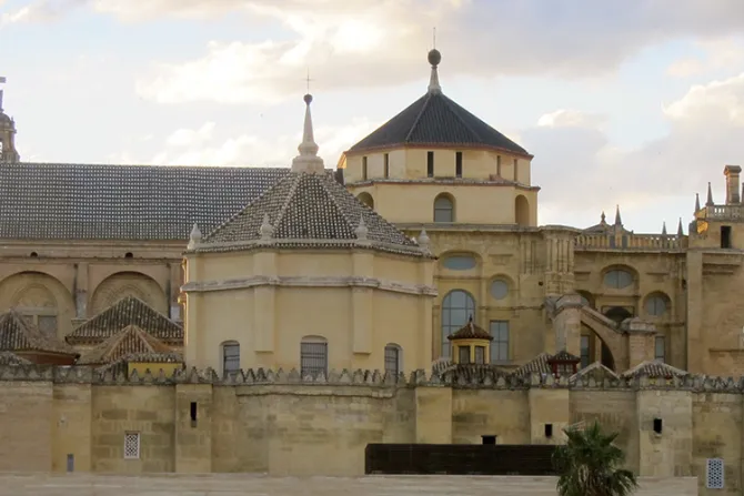 Comisión Europea: No hay base legal para intervenir sobre propiedad de catedral de Córdoba