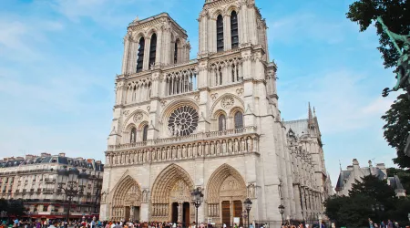 Anuncian fecha de reapertura de Catedral de Notre Dame tras voraz incendio