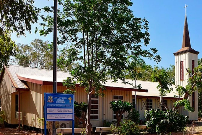 Papa Francisco acepta renuncia de obispo investigado por abusos sexuales