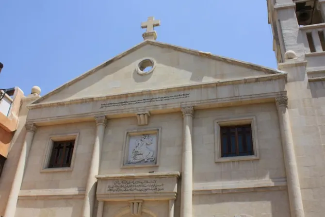 Proyectiles caen cerca de catedral en Siria y dejan muertos y heridos