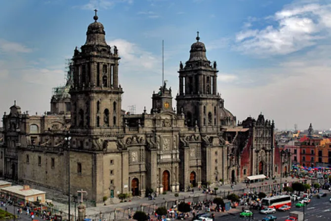Conceden indulgencia plenaria por 200 años de la Catedral de México D.F.