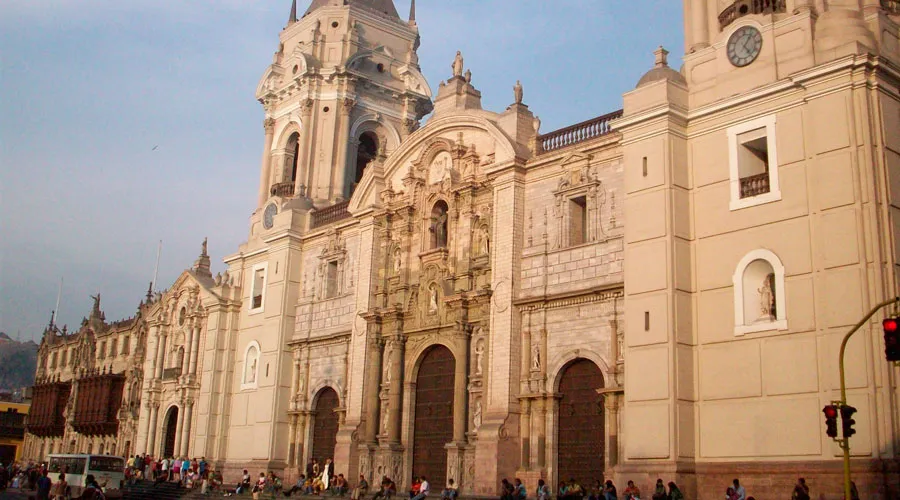 Catedral de Lima. Crédito: Komodin26 (CC BY-SA 3.0)