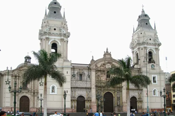 Perú: Arzobispado de Lima rechaza vínculo con denuncia de corrupción en gobierno