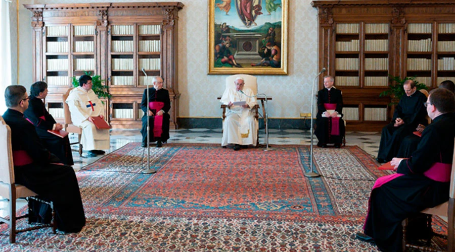 El Papa Francisco pronuncia su catequesis. Foto: Vatican Media?w=200&h=150