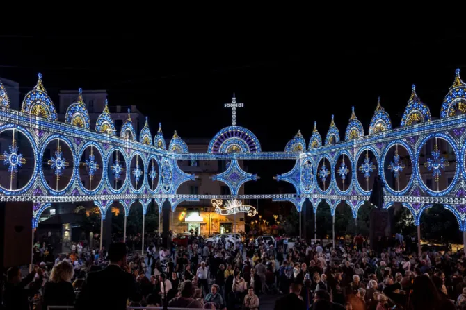 Con festival de luces Nápoles se prepara para la canonización del Beato Vincenzo Romano