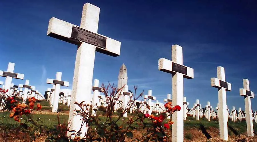 Cementerio militar de Douaumont en Francia, con restos de soldados muertos en la Primera Guerra Mundial. Foto: Wikipedia / Ketounette (CC BY-SA 3.0).?w=200&h=150
