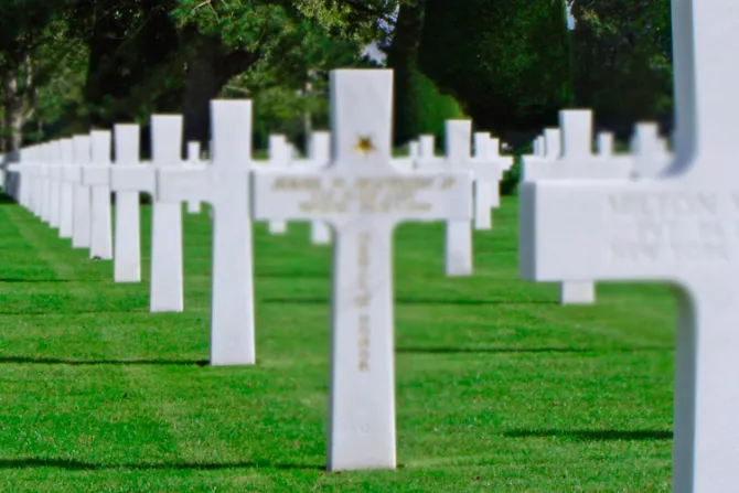 Visita al cementerio no debe reducirse a limpieza y flores por el Día de los Muertos