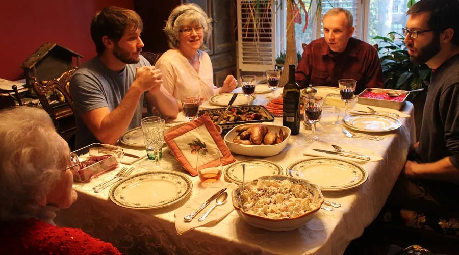 Cena en familia / Foto: Flickr Ironypoisoning (CC-BY-SA-2.0)