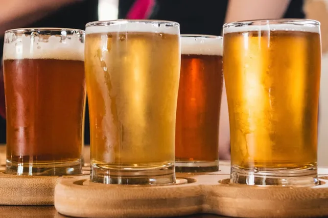 ¿Es pecado tomar cerveza? Responde un sacerdote