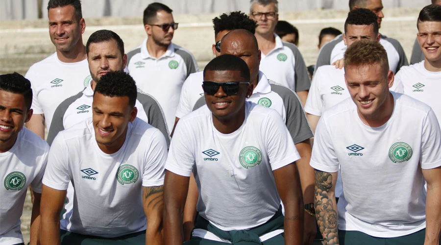 Jugadores del Chapecoense en la Audiencia General. Foto: Massimiliano Valenti / ACI Prensa?w=200&h=150