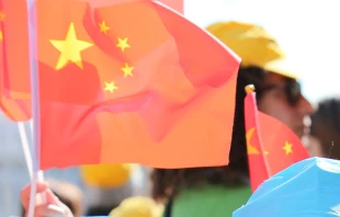 Banderas de China. Cru00e9dito: Daniel Ibu00e1u00f1ez / ACI Prensa 