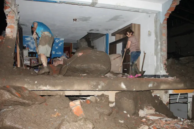 Desastres naturales afectan Lima y católicos salen en ayuda de los necesitados
