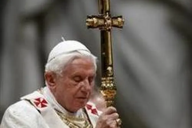Benedicto XVI: Los cristianos “conquistan” no con la espada, sino con la cruz