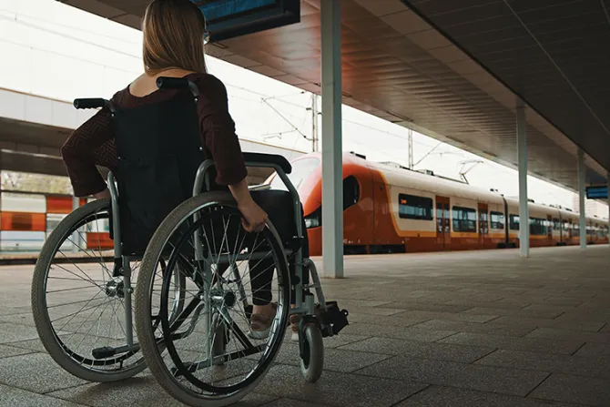 Ofrecen eutanasia a mujer discapacitada que pidió un elevador de silla de ruedas