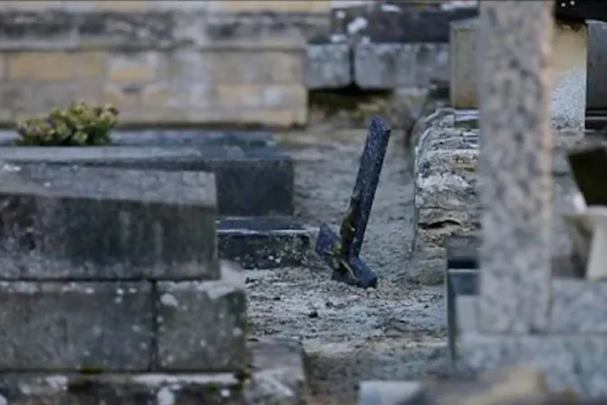 Francia: De los robos sacrílegos a la profanación de cementerios cristianos