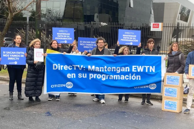 Entregan casi 70 mil firmas a DirecTV pidiendo que no saquen a EWTN de su programación