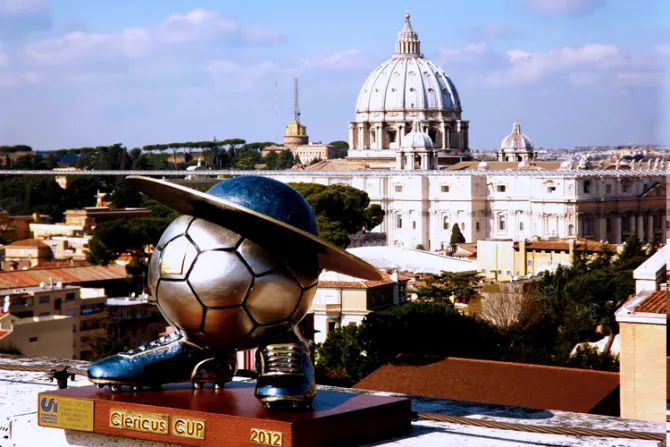 “Veíamos la portería menos que Marco a su madre”: Una divertida crónica del Mundial de fútbol del Vaticano