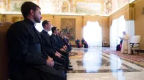 El Papa durante el encuentro con los sacerdotes brasileños. Foto: L'Osservatore Romano