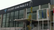 Fachada del colegio Juan Pablo II de Alcorcón, Madrid (España). Foto: Facebook Colegio Juan Pablo II.