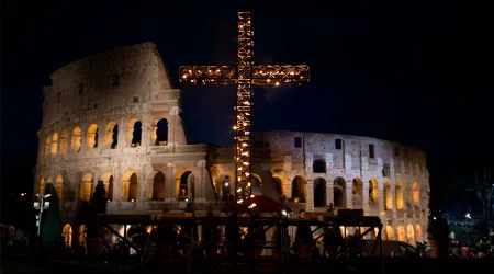 El tradicional Vía Crucis del Papa vuelve al Coliseo este Viernes Santo 