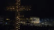 Vía Crucis en el Coliseo romano. Foto: Vatican Media