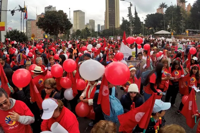 400 mil marchan por la vida en 53 ciudades de Colombia [VIDEO Y FOTOS]