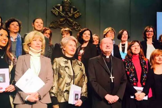 Vaticano crea comisión de 37 mujeres para asesorar en temas culturales