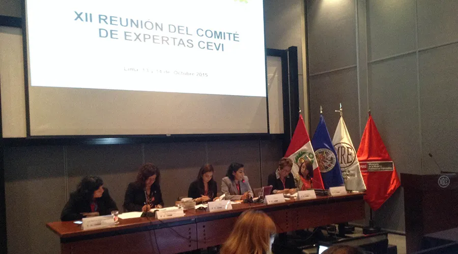 Panel de XII Reunión del MESECVI con representantes de ONGs promotoras del aborto en Lima (Perú).?w=200&h=150