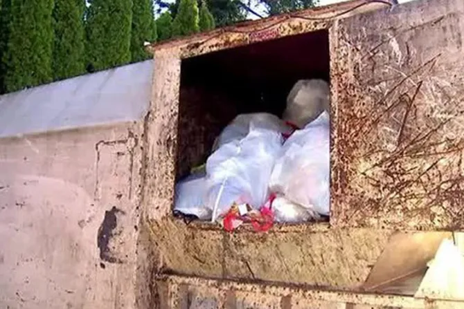 En Viernes Santo rescatan bebé recién nacido de compactador de basura