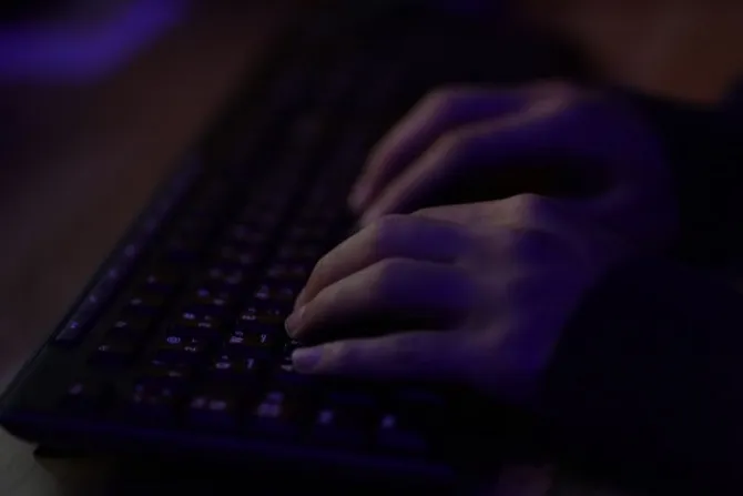 Nueva edición de curso online busca ayudar a combatir la “pandemia” de la pornografía