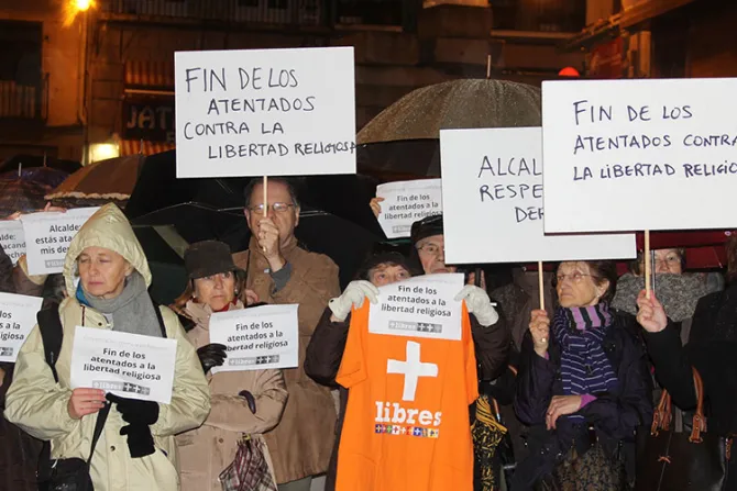 Pleno del ayuntamiento de Pamplona no aprueba el retiro de muestra blasfema en España