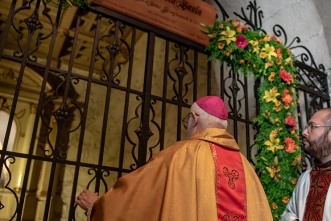 Concluye año jubilar franciscano con el cierre de la “Puerta Santa” 