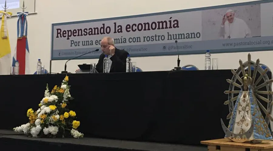 Conferencia Mons. Jorge Lugones. Crédito: Comisión de Pastoral Social Argentina.