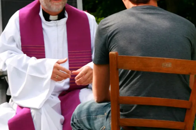 Estado australiano aprueba ley que exige a sacerdotes romper secreto de confesión