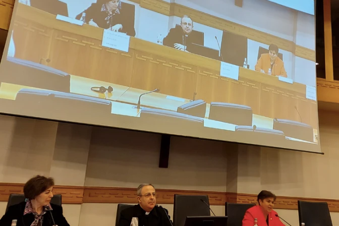 Las santas patronas de Europa son intercesoras a favor de la paz, afirman expertas