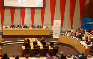El panel de esta mau00f1ana en la cumbre sobre cristianos perseguidos en la ONU. Foto: difusiu00f3n 
