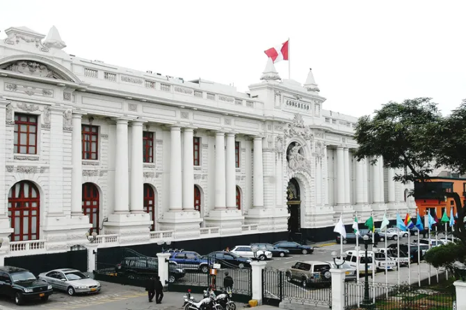 Unión Civil No: Congreso de Perú rechaza “matrimonio” gay